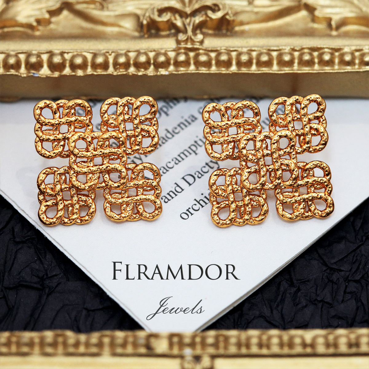 Metropolitan Museum of Art Collection Stud Earrings thumbnail 3