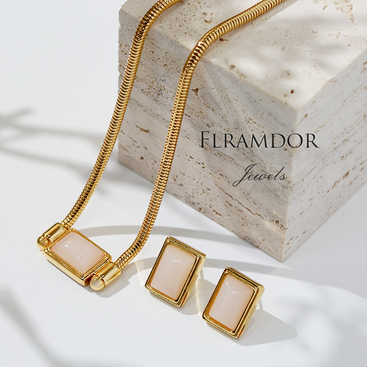 Small square necklace thumbnail 4