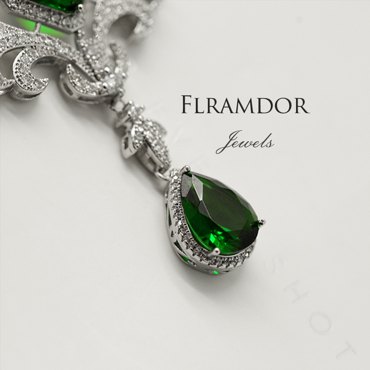 Rococo-style brooch thumbnail 4