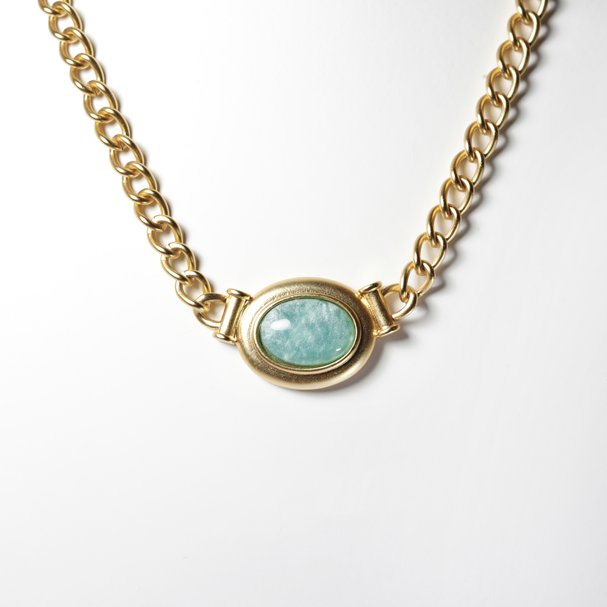 Vintage imitation jade necklace thumbnail 3