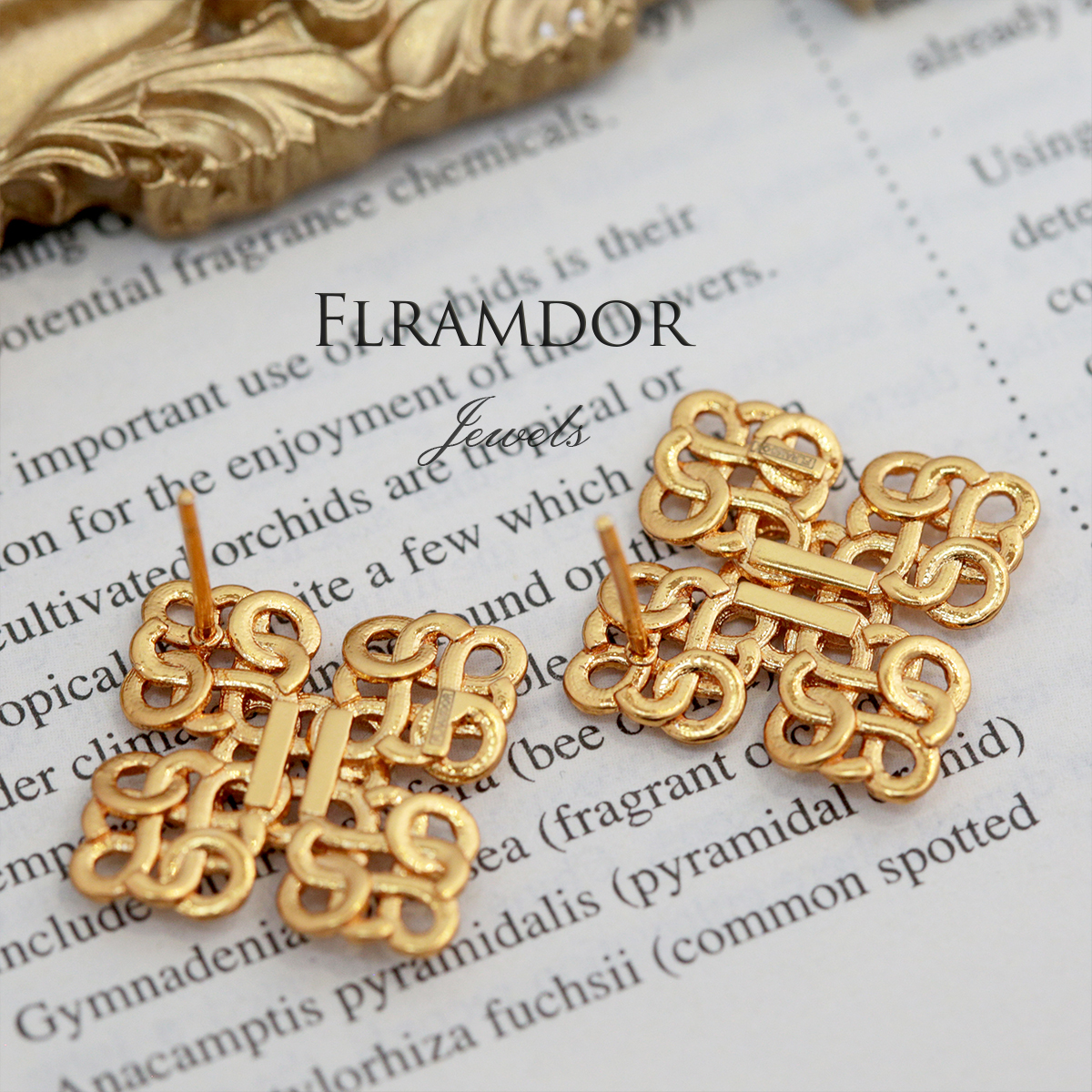 Metropolitan Museum of Art Collection Stud Earrings thumbnail 5