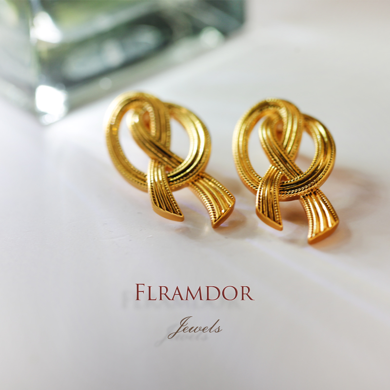 Ribbon Stud Earrings