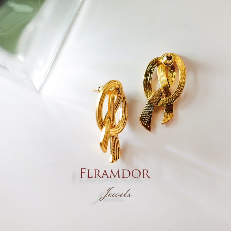 Ribbon Stud Earrings thumbnail 3