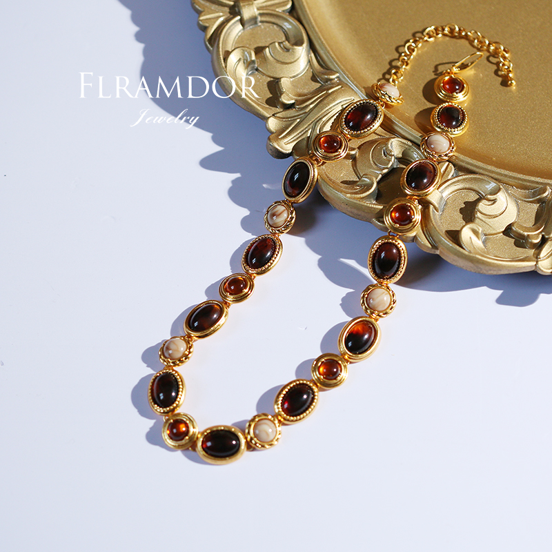 Night Banquet Amber Necklace