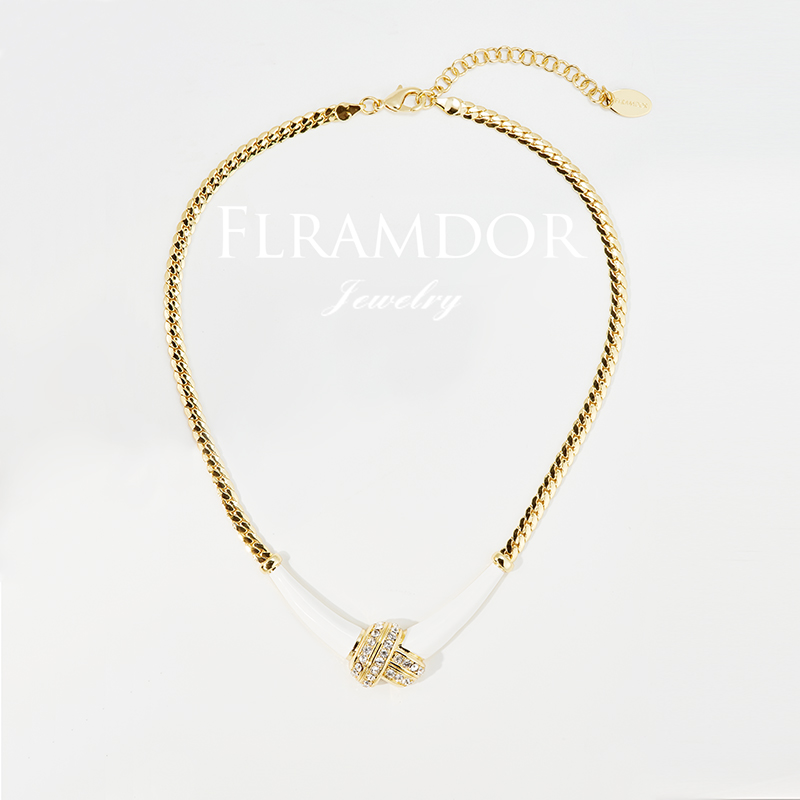 White Retro Snake Chain thumbnail 5