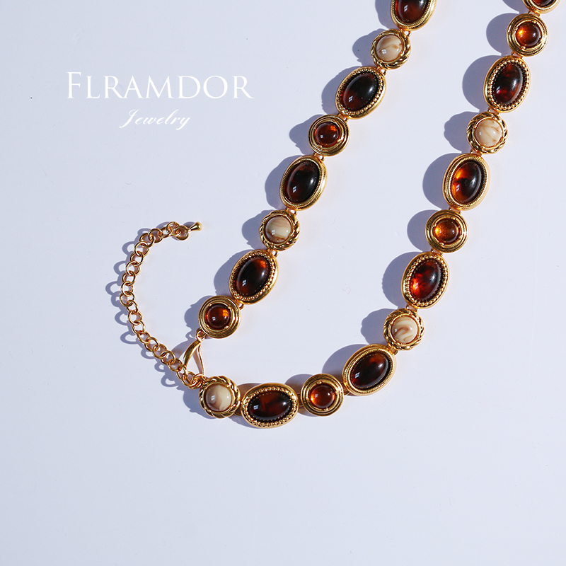 Night Banquet Amber Necklace thumbnail 4