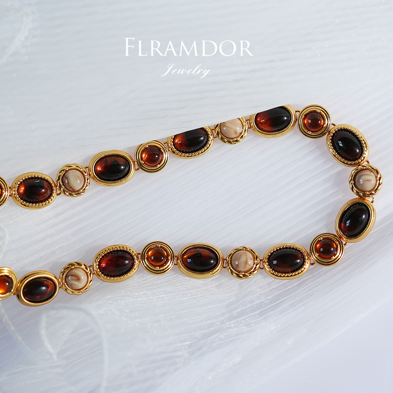 Night Banquet Amber Necklace thumbnail 6