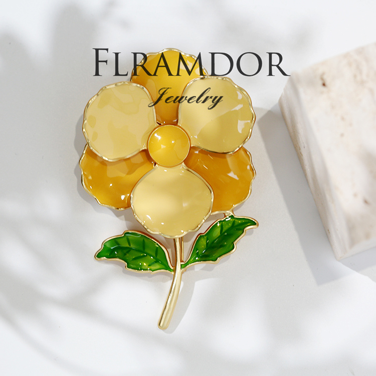 Autumn Sunshine - Brooch thumbnail 4