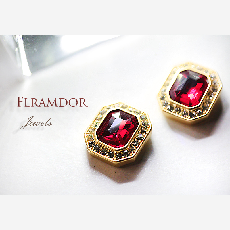 Medieval square earrings thumbnail 3