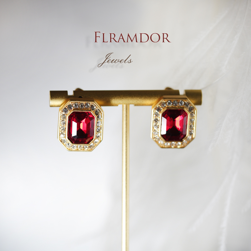 Medieval square earrings thumbnail 5